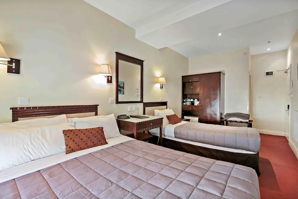 Trinity Hotel Wellington 3*,