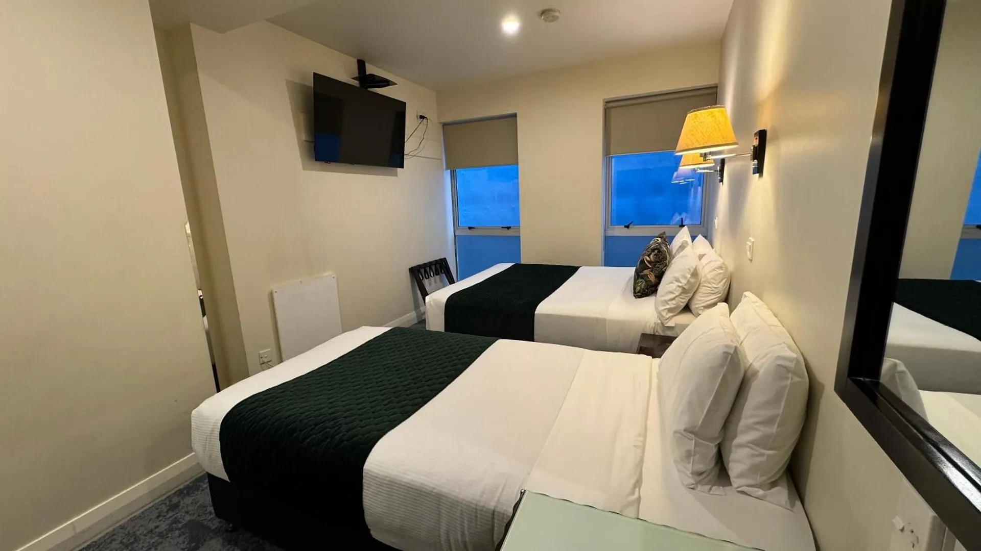 Trinity Hotel Wellington 3*,