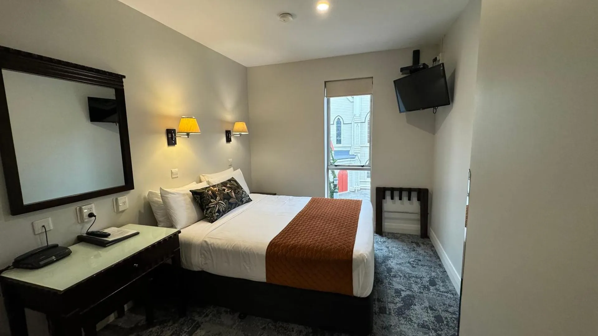 Trinity Hotel Wellington 3*,
